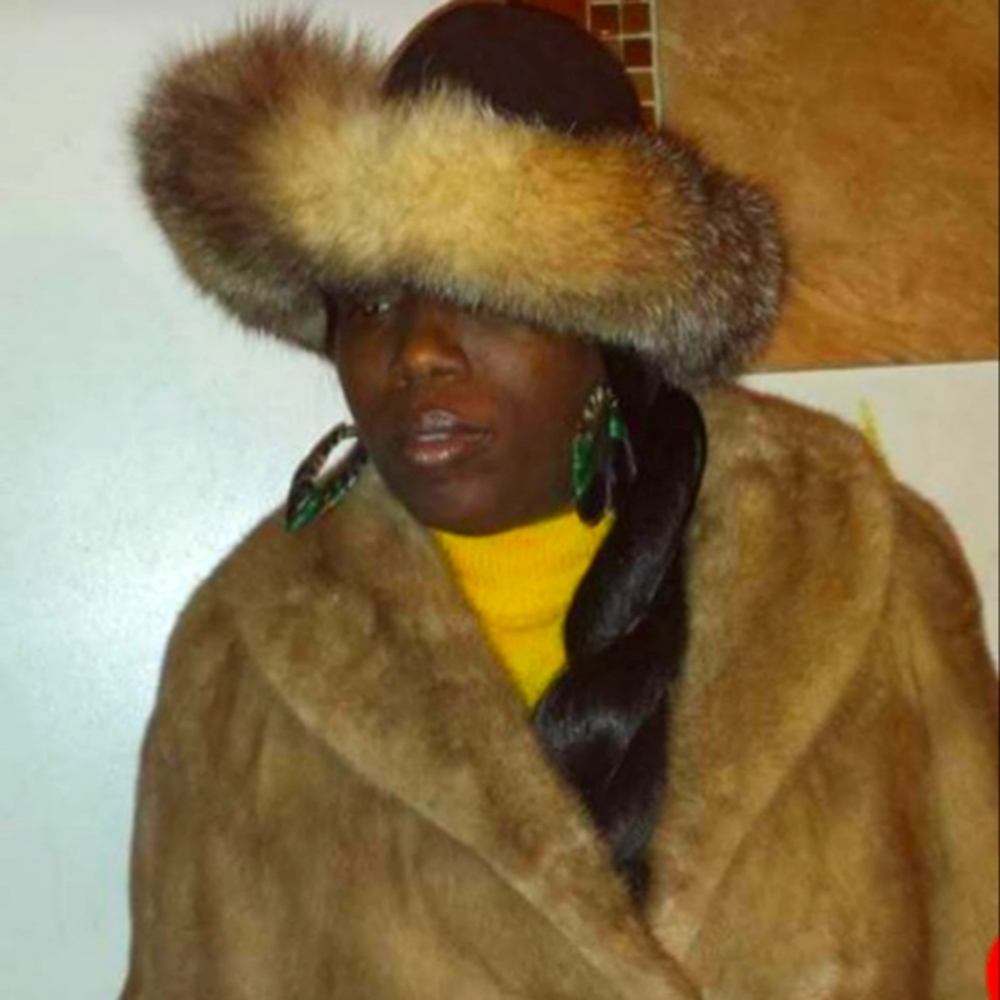 SOLD- Vintage Fur Hat - Picture 6 of 7
